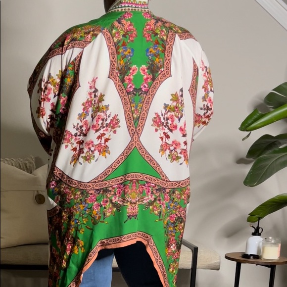 Spring Color Kimono - Picture 2 of 3